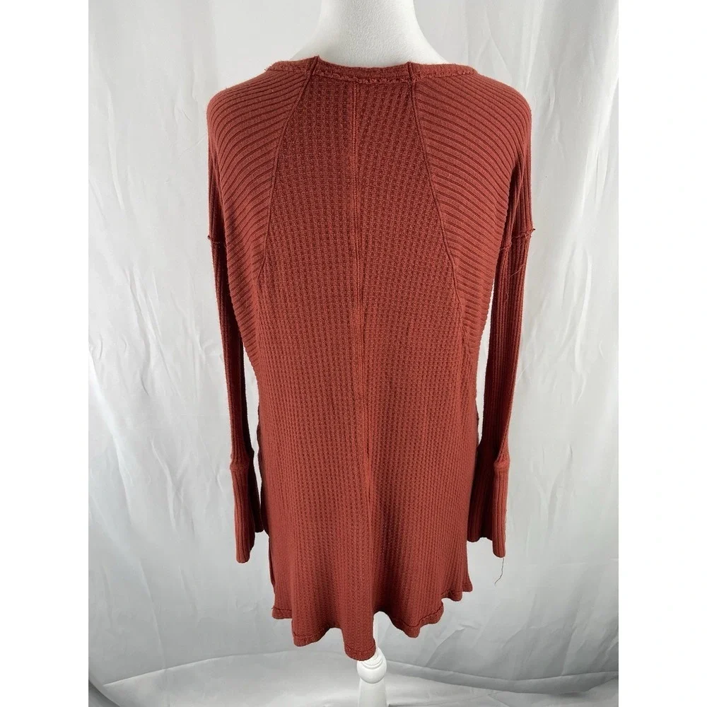 Free People Ventura Thermal Top in a Orange red waffle knit high-low hem Medium